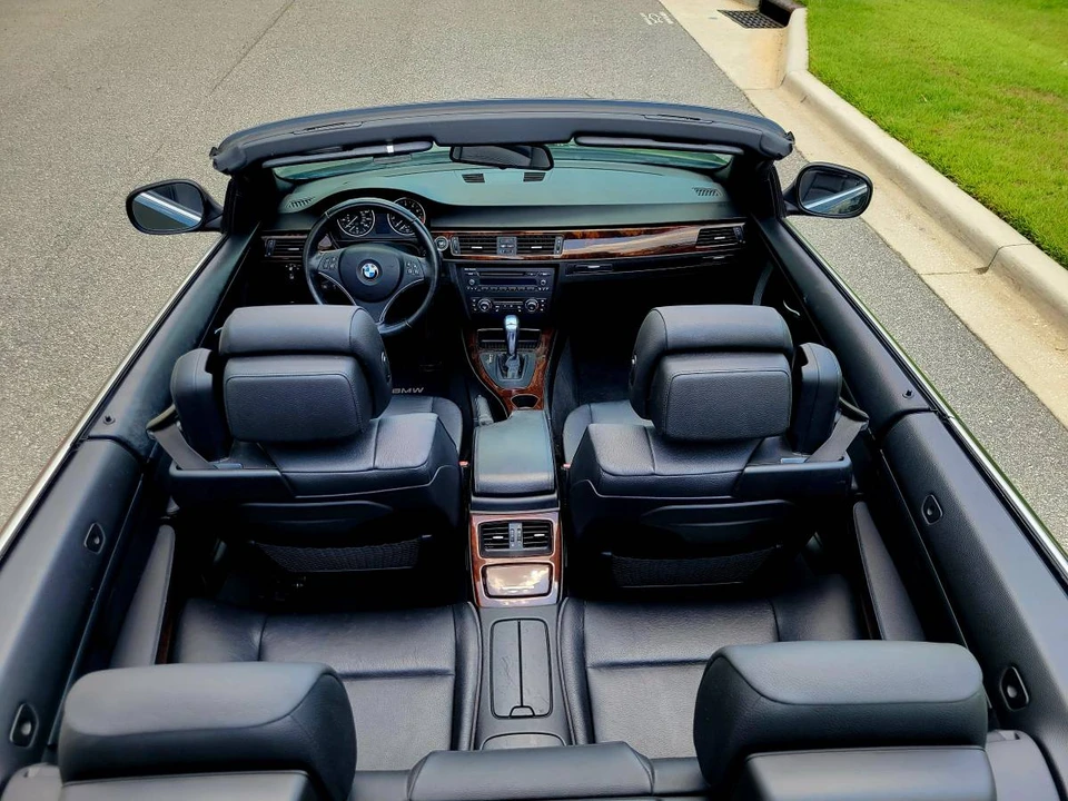 2011 BMW E93 3 Series Convertible - Image 13 of 19