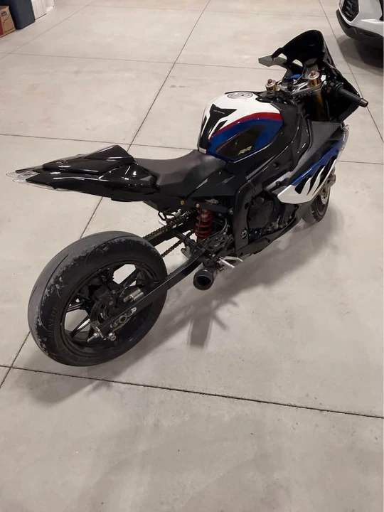 2011 BMW S1000 - Image 8 of 9