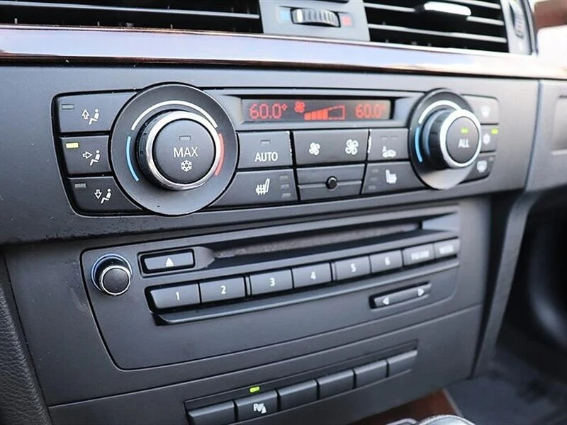 2011 BMW E90 3 Series Sedan - Image 18 of 20