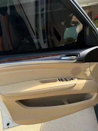 2011 BMW E70 X5 - Image 8 of 17