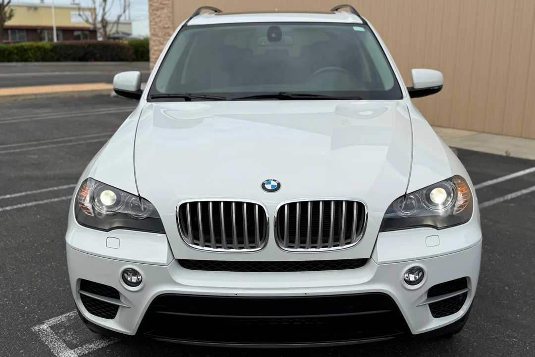 2011 BMW E70 X5 - Image 2 of 31