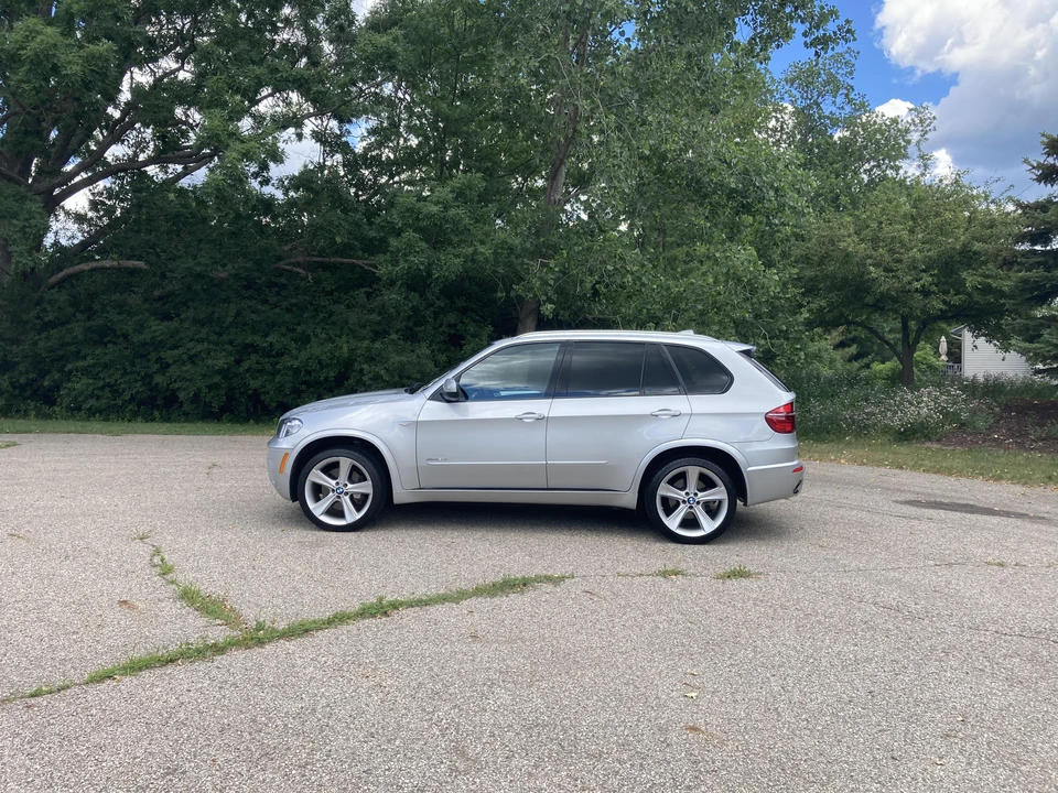 2011 BMW E70 X5 4.8i & xDrive50i - Image 21 of 31