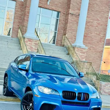 2011 BMW X6 M