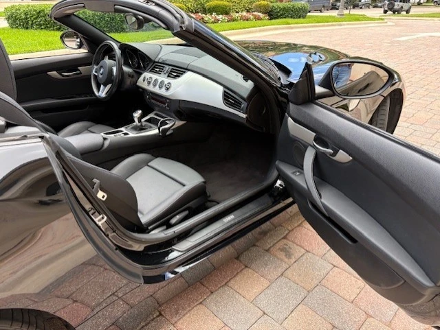 2011 BMW E89 Z4 Roadster - Image 14 of 21