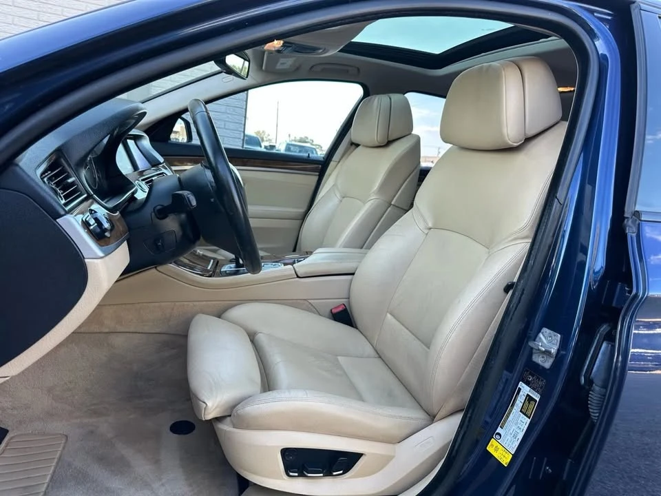 2011 BMW 1M - Image 10 of 20