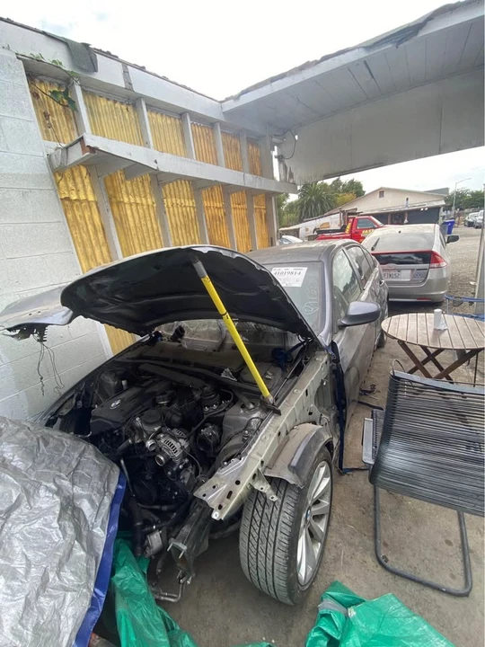 2011 BMW - Image 2 of 7