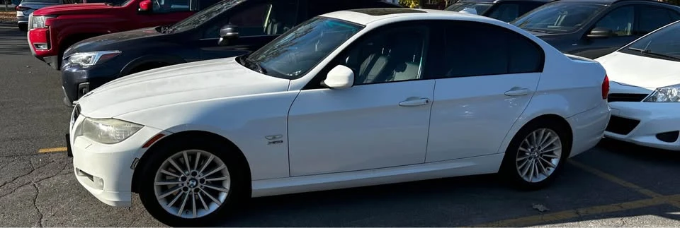 2011 BMW iX - Image 2 of 8