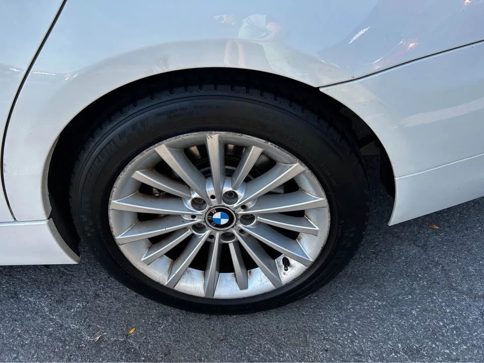 2011 BMW iX - Image 3 of 8