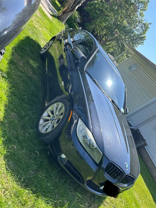 2011 BMW iX - Image 2 of 9