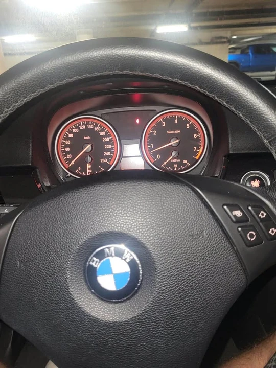 2011 BMW iX - Image 5 of 8