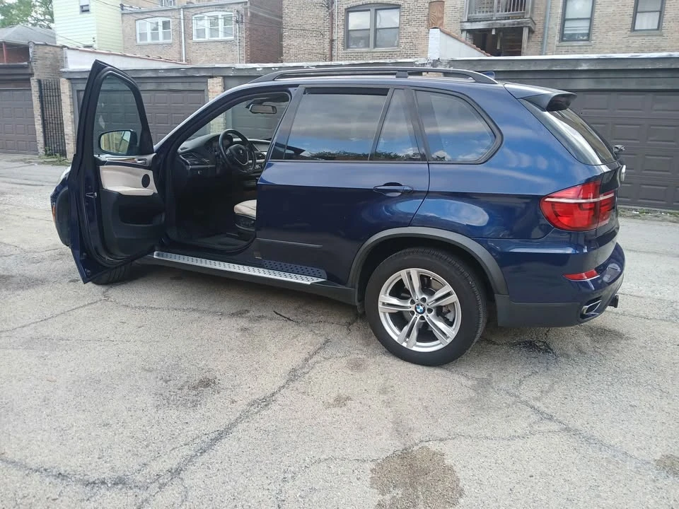 2011 BMW iX - Image 2 of 10