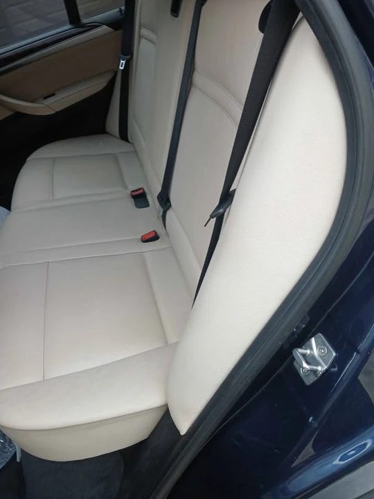 2011 BMW iX - Image 8 of 10