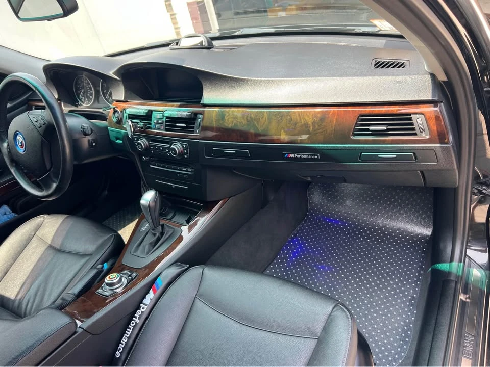 2011 BMW iX - Image 3 of 13