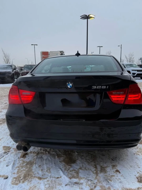2011 BMW iX - Image 4 of 11