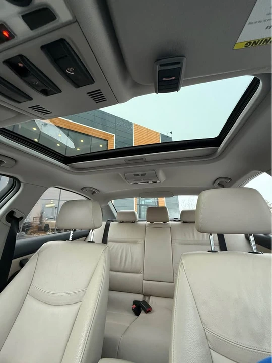 2011 BMW iX - Image 9 of 11