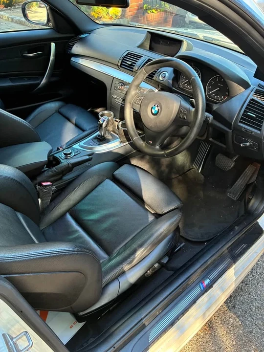 2011 BMW 1M - Image 8 of 10