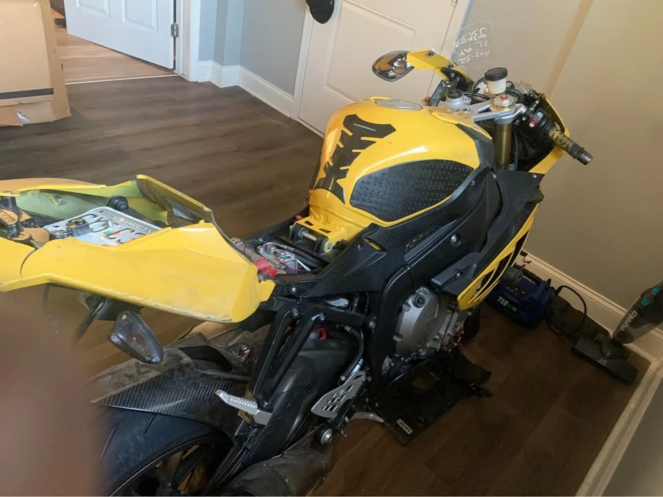 2011 BMW S1000 - Image 2 of 3