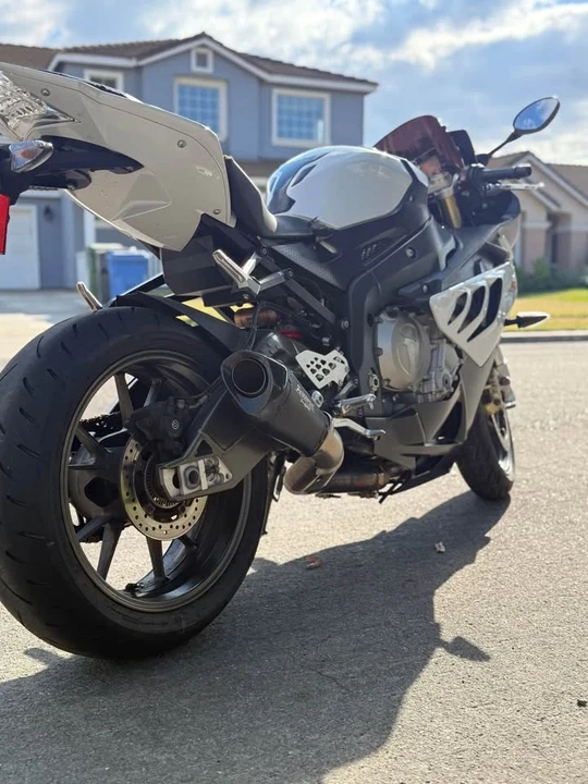 2011 BMW S1000 - Image 2 of 5