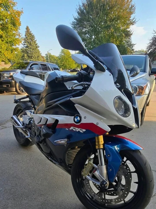 2011 BMW S1000 - Image 2 of 3