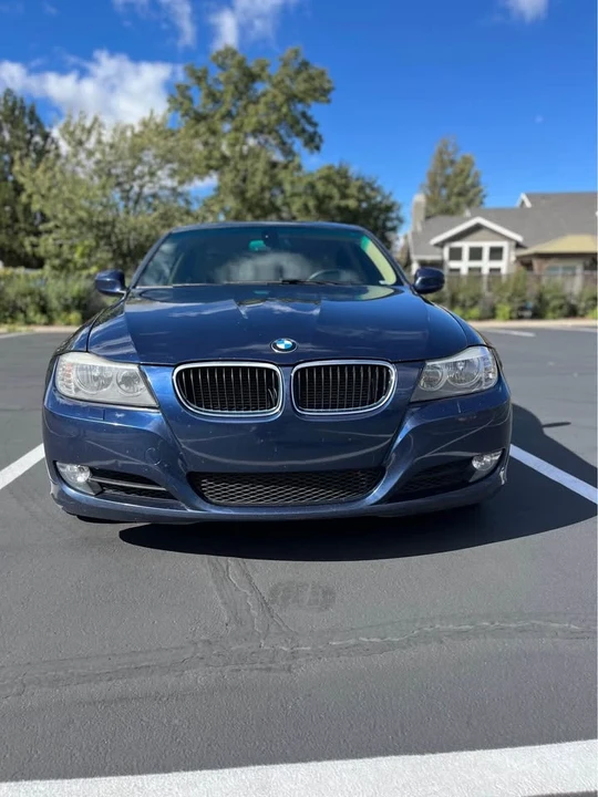 2011 BMW E90 3 Series Sedan - Image 3 of 8