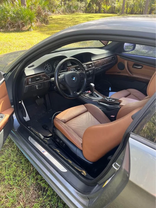 2011 BMW E90 3 Series Sedan - Image 5 of 5