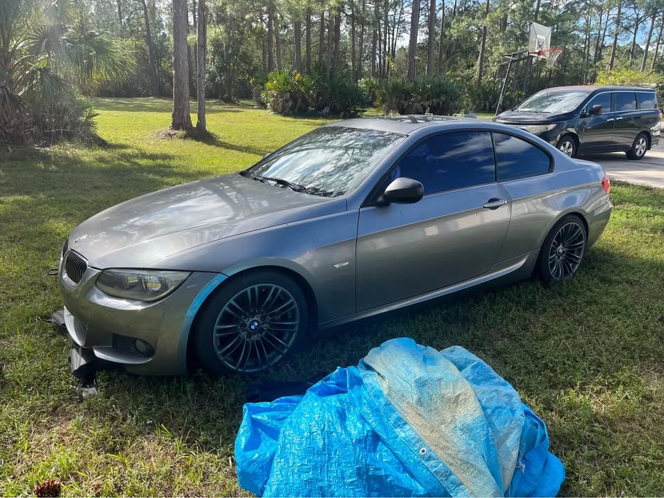 2011 BMW E90 3 Series Sedan - Image 4 of 5