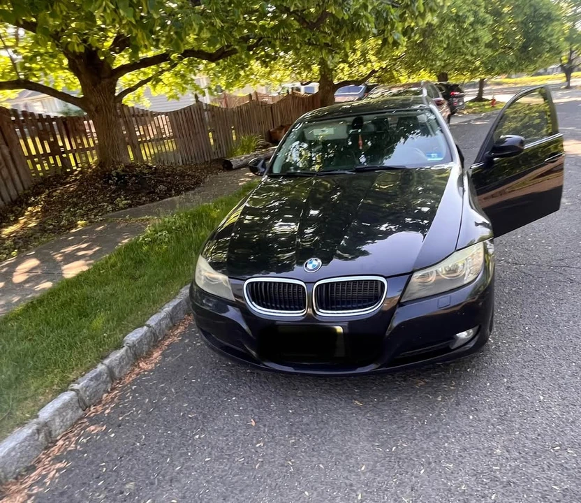 2011 BMW E90 3 Series Sedan - Image 3 of 5