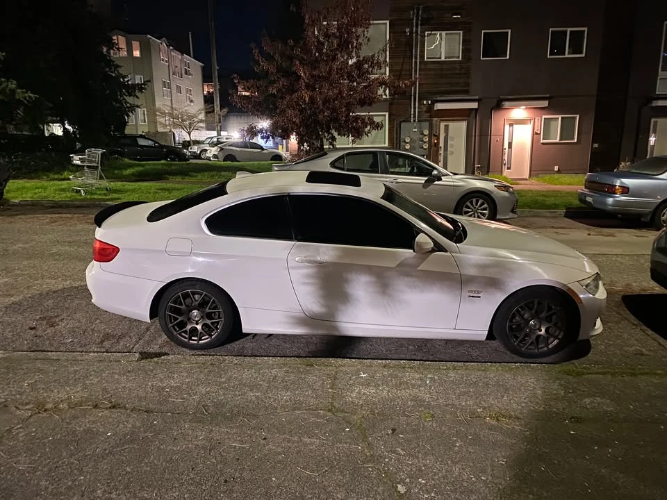 2011 BMW E90 3 Series Sedan - Image 2 of 3
