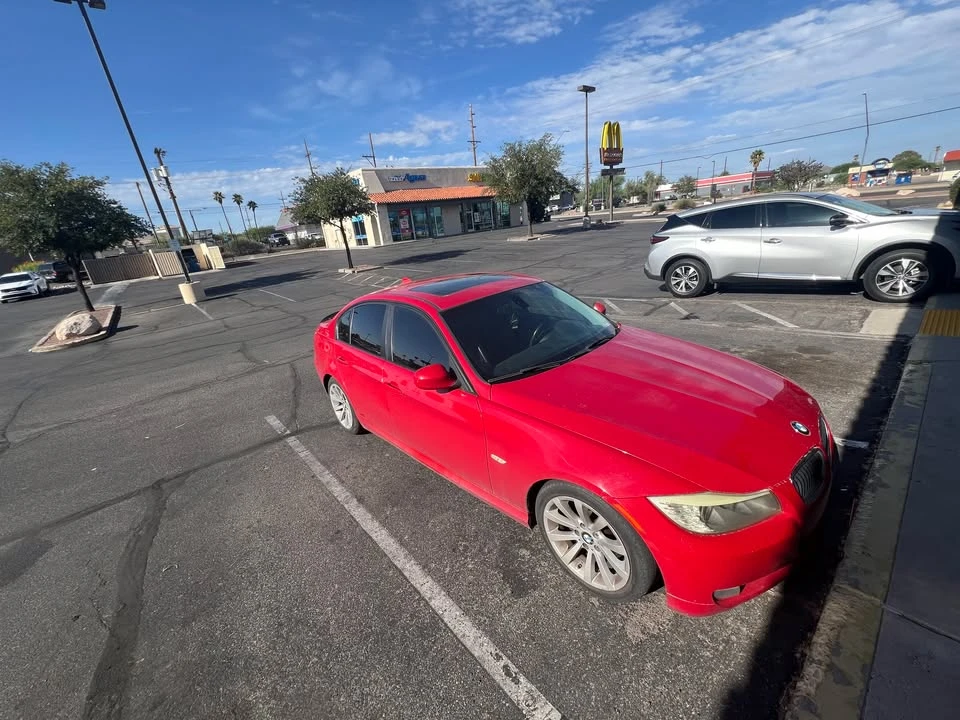 2011 BMW E90 3 Series Sedan - Image 5 of 5