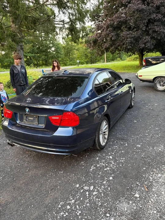 2011 BMW E90 3 Series Sedan - Image 5 of 7