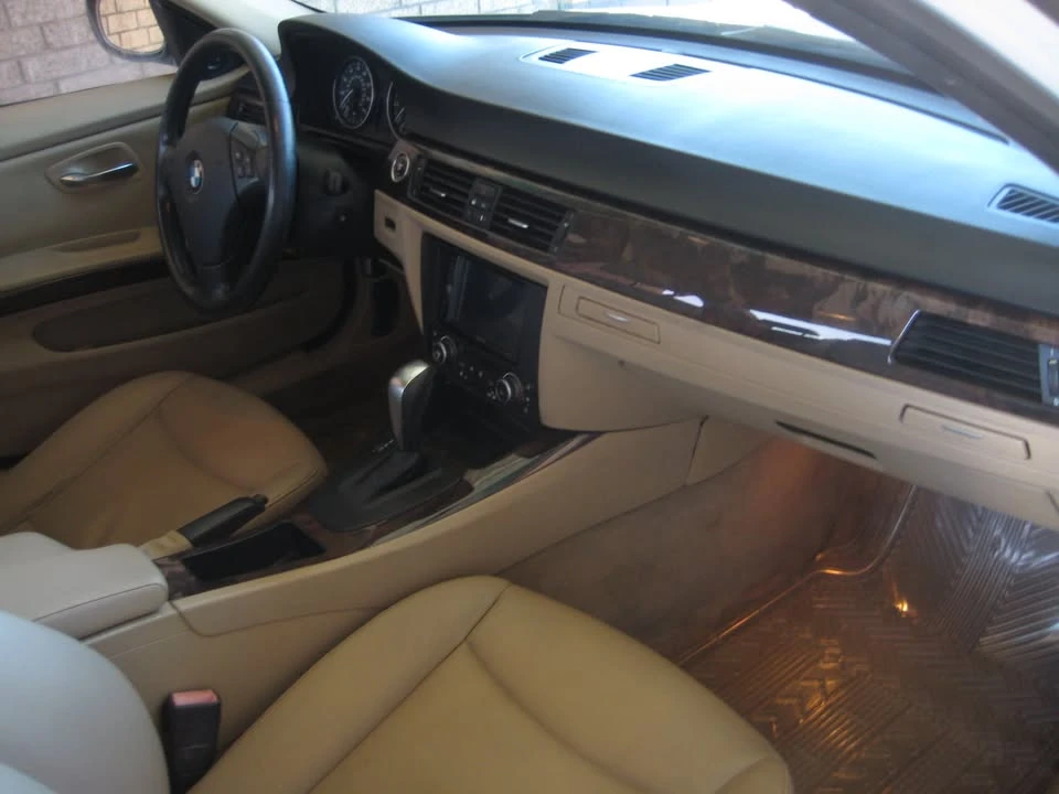 2011 BMW E90 3 Series Sedan - Image 8 of 15