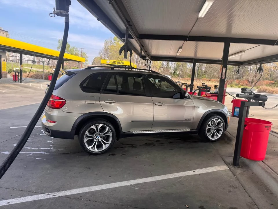 2011 BMW E70 X5 4.8i & xDrive50i - Image 2 of 10