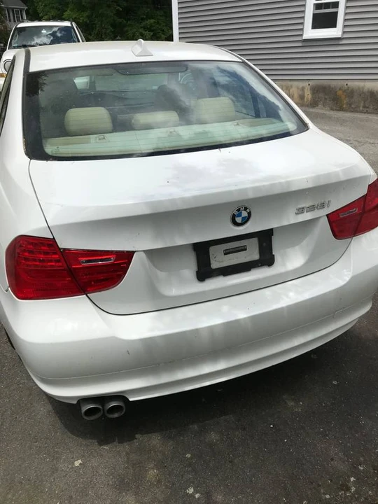 2011 BMW E90 3 Series Sedan - Image 4 of 8