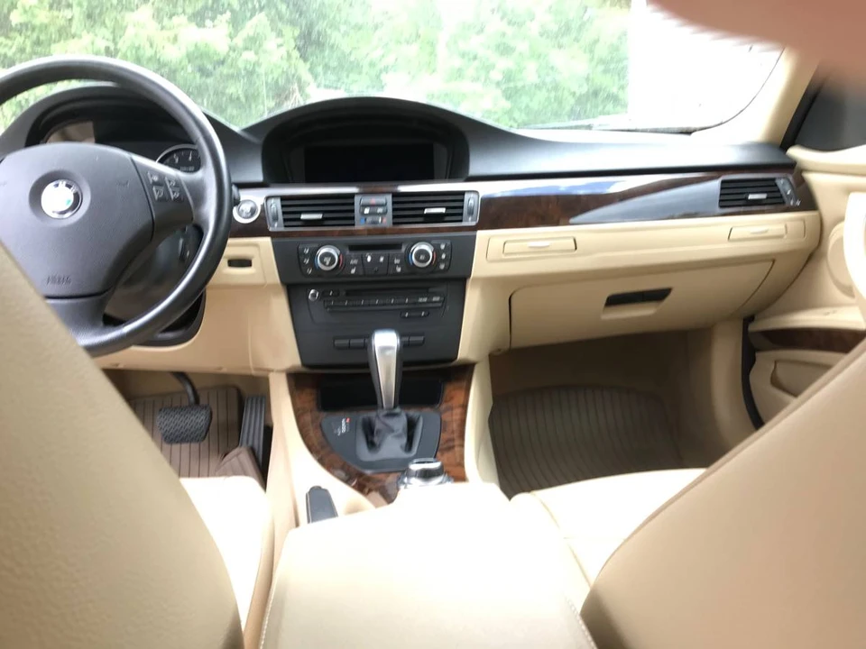 2011 BMW E90 3 Series Sedan - Image 5 of 8