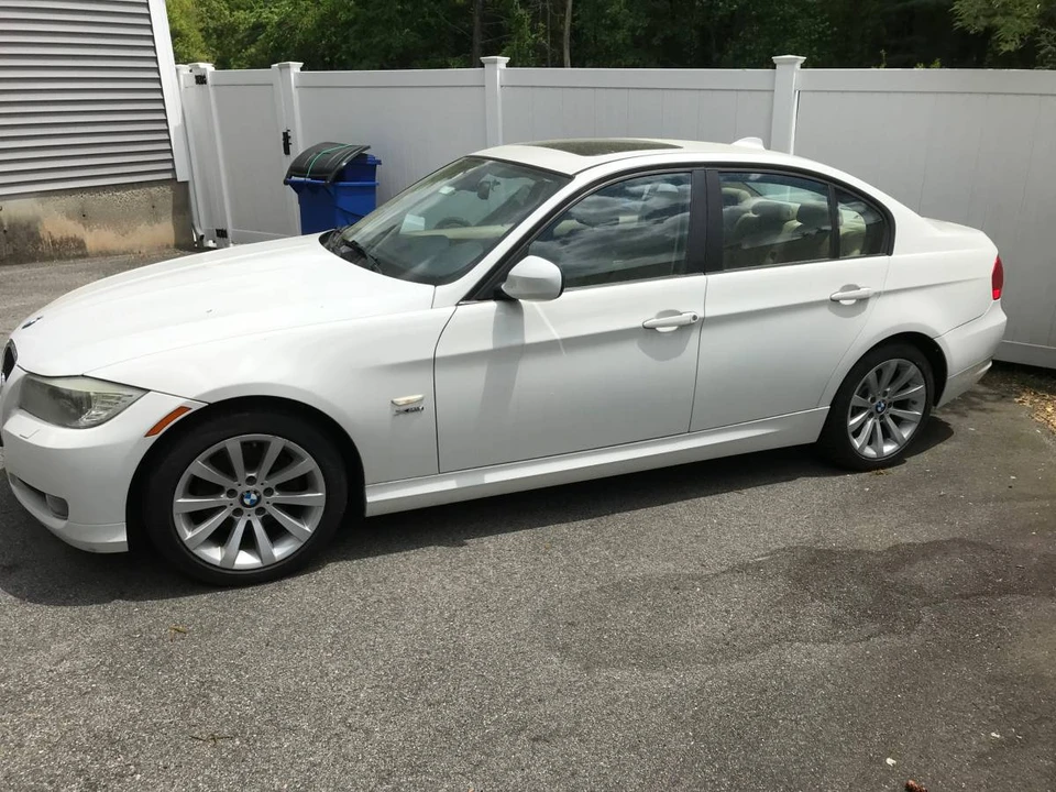 2011 BMW E90 3 Series Sedan - Image 3 of 8