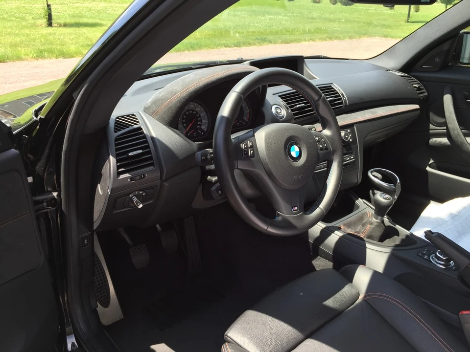 2011 BMW 1M - Image 11 of 13