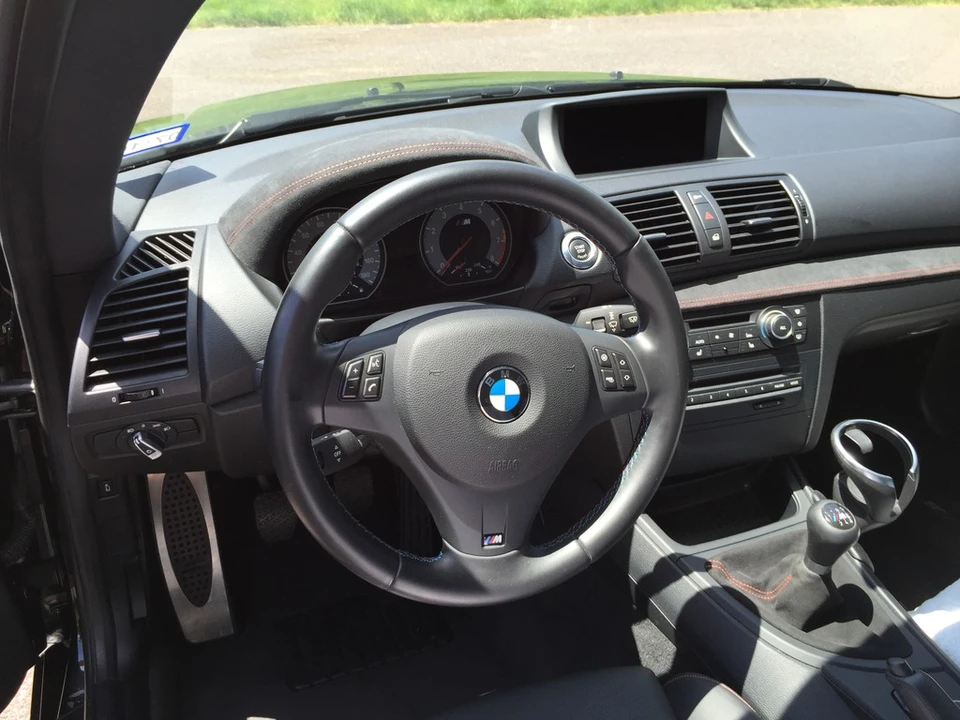 2011 BMW 1M - Image 10 of 13