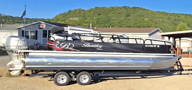 2011 Bentley 223 Encore Elite Tritoon