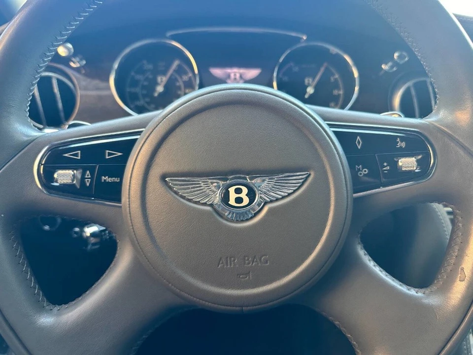 2011 Bentley - Image 17 of 24