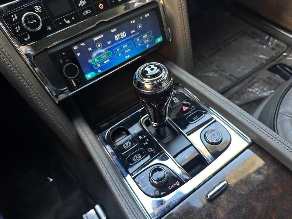 2011 Bentley - Image 21 of 24