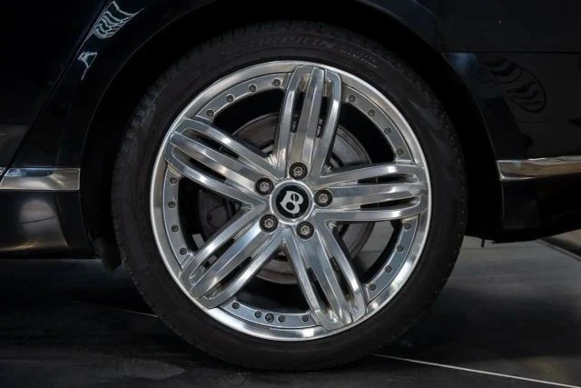 2011 Bentley - Image 25 of 31
