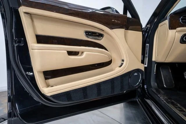 2011 Bentley - Image 31 of 31