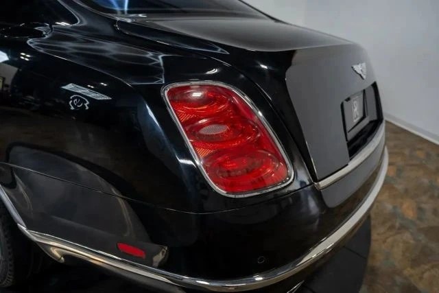 2011 Bentley - Image 24 of 31