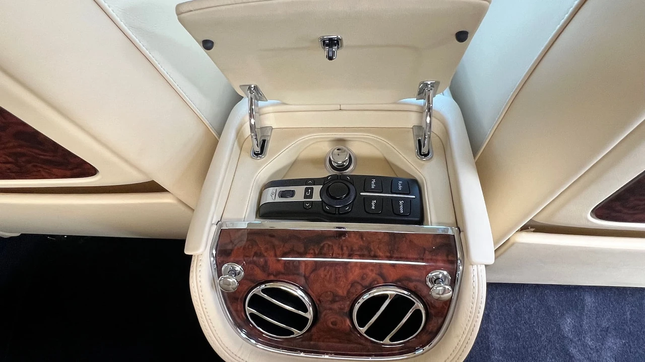 2011 Bentley Mulsanne 2nd Gen - Image 15 of 29