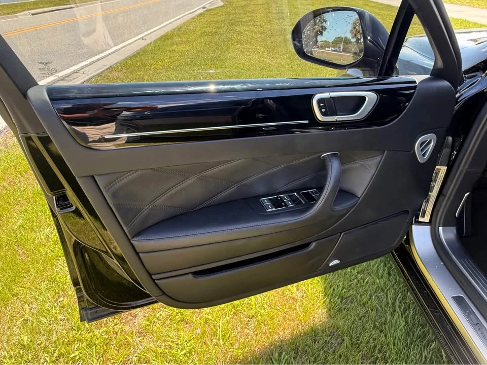 2011 Bentley Continental Flying Spur - Image 10 of 17