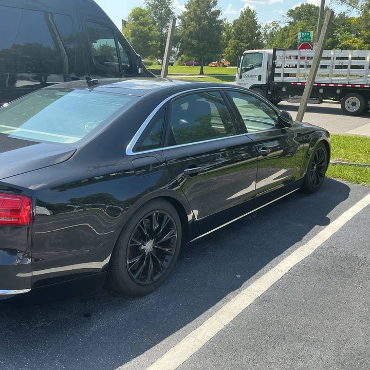2011 Audi D4 A8 - Image 2 of 2