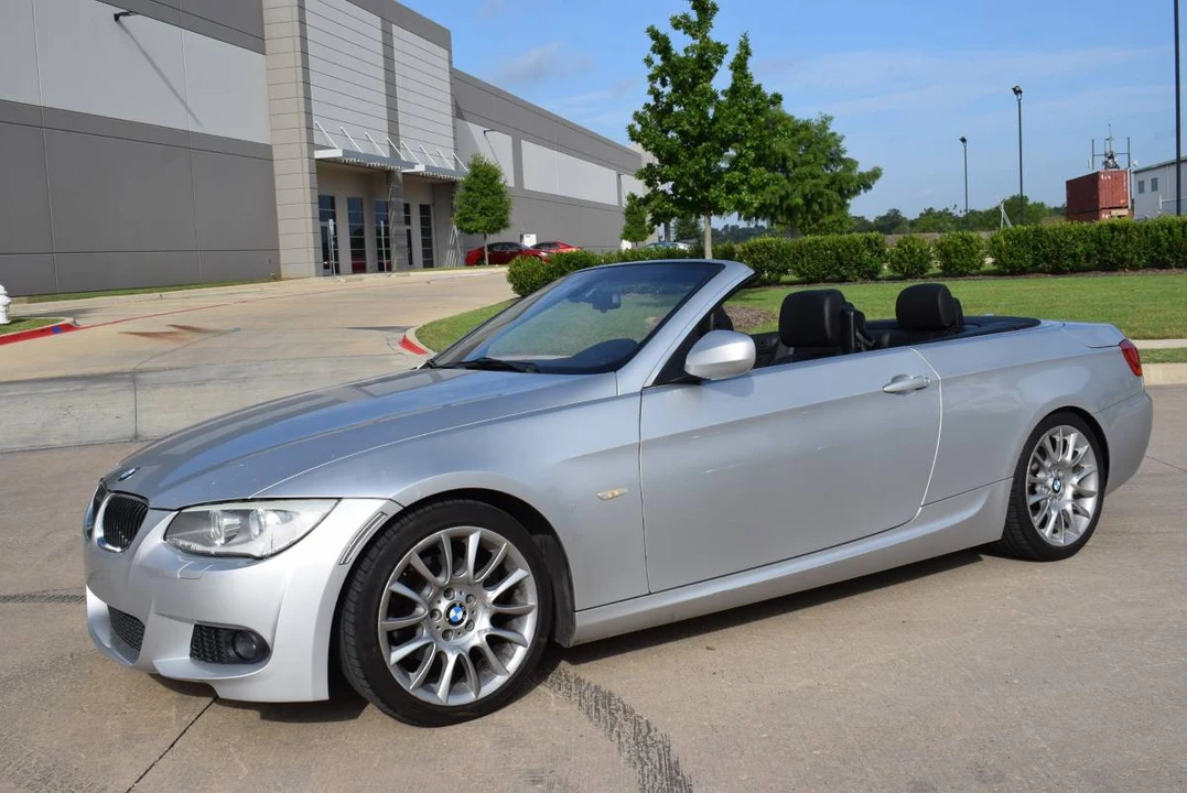 2011 BMW E93 3 Series Convertible - Image 2 of 21