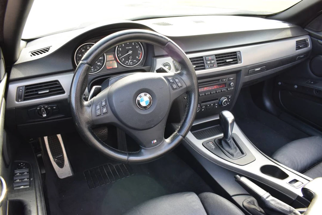 2011 BMW E93 3 Series Convertible - Image 14 of 21