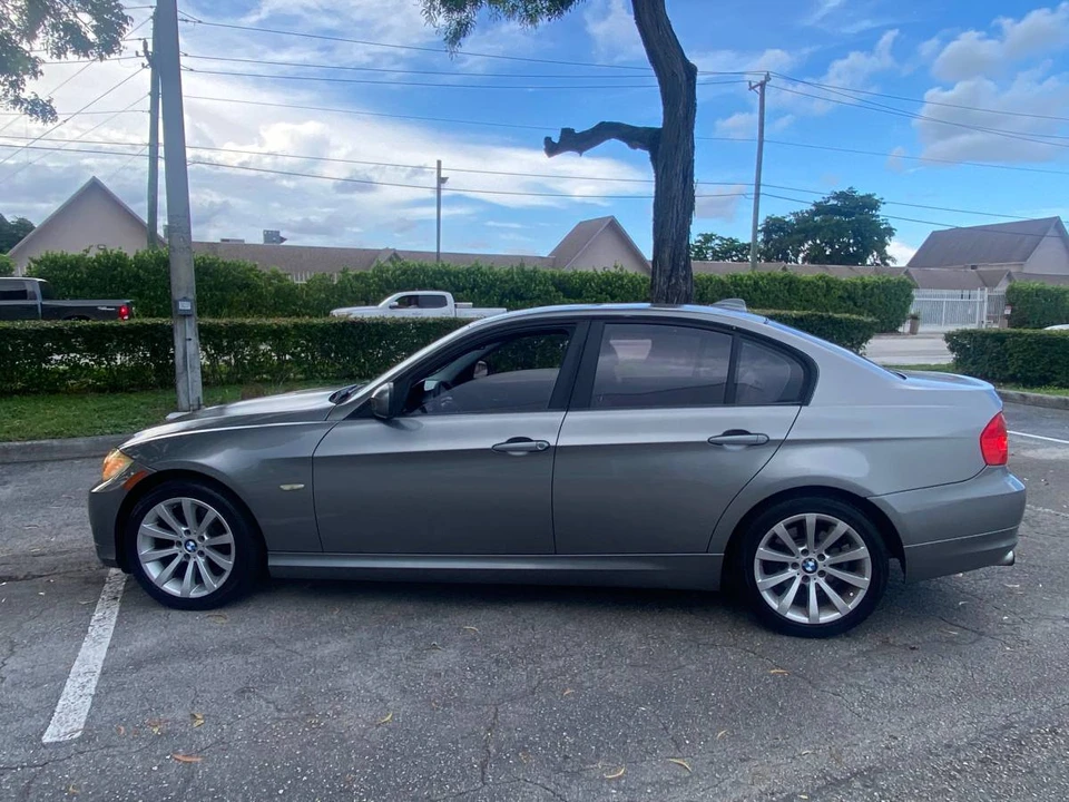 2011 BMW E90 3 Series Sedan - Image 4 of 12