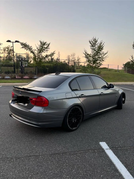 2011 BMW E90 3 Series Sedan - Image 4 of 11